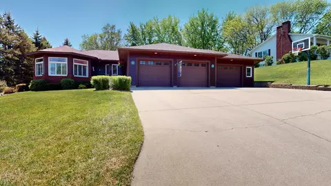 1401 Martin Rd, Albert Lea, MN 56007