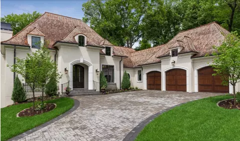 405 Carpenters Pt, Wayzata, MN 55391