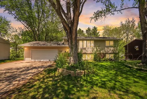305 8th St N, Sartell, MN 56377