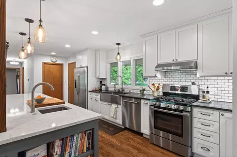 Kitchen - 1842 Beecher Dr, Eagan, MN 55122 photo 5 of 8