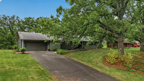 Exterior - 1842 Beecher Dr, Eagan, MN 55122 photo 19 of 24