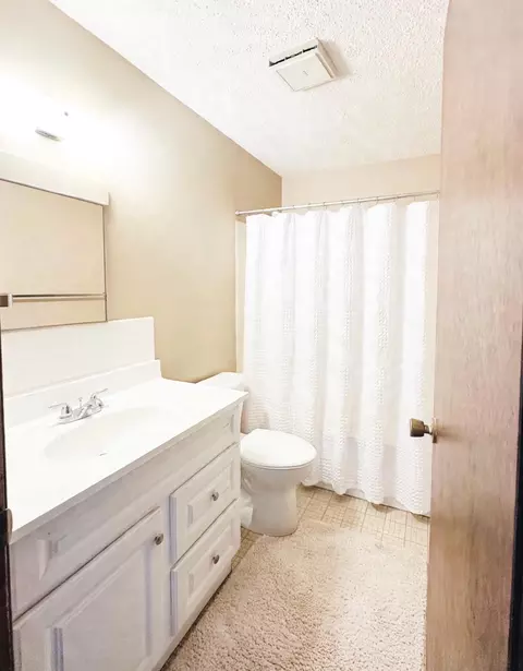 Bath - 330 Jefferson Ave, Pine River, MN 56474 photo 1 of 1