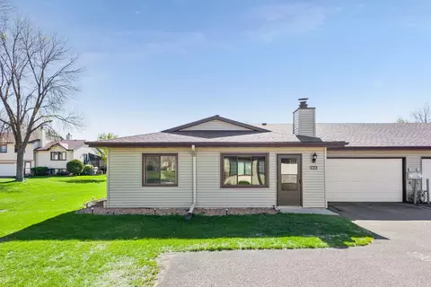 8646 S Maplebrook Cir, Brooklyn Park, MN 55445