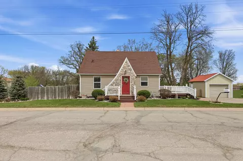 224 Elm St W, Detroit Lakes, MN 56501
