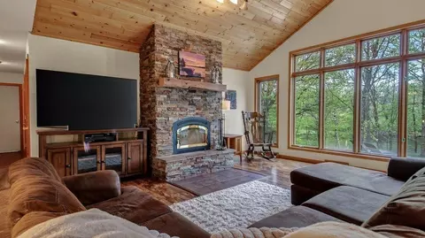 Living - 1119 E Chippewa Ave, Bruce, WI 54819 photo 2 of 3