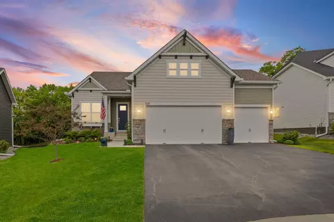 122 Liberty Heights Dr, Chaska, MN 55318