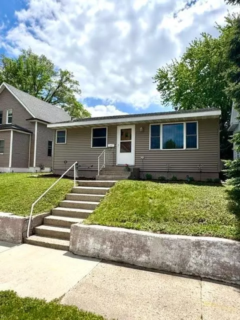 206 Elm Ave SE, Montgomery, MN 56069