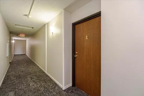 Entry Way - 3440 Golfview Dr #315, Eagan, MN 55123 photo 2 of 5