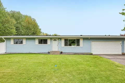 6847 8th St N, Oakdale, MN 55128