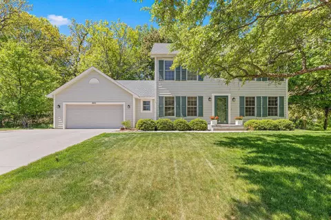 669 Windtree Knls, Eagan, MN 55123