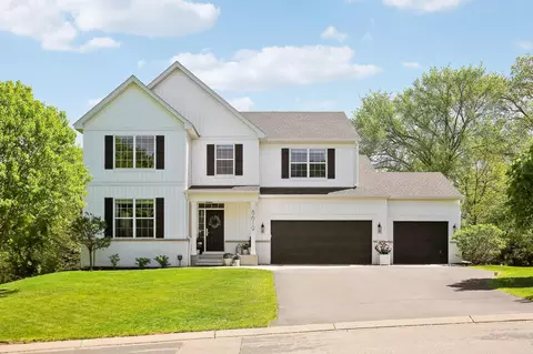 8619 Portage Ln E, Shakopee, MN 55379