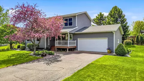 13165 295th St, Lindstrom, MN 55045