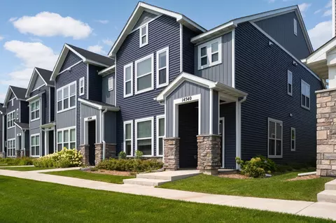 14540 Twin Lakes Cir, Burnsville, MN 55306