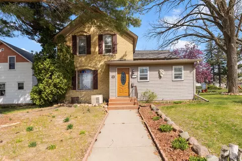 502 7th St NE, Little Falls, MN 56345
