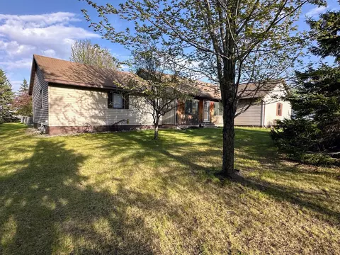 608 Pinetree Dr, Perham, MN 56573