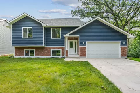 1880 Desoto St N, Maplewood, MN 55117