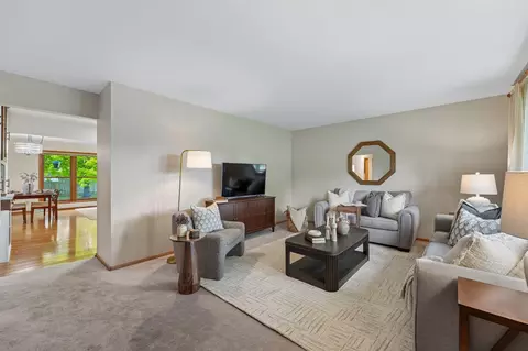 881 Pandora Dr NE, Fridley, MN 55432