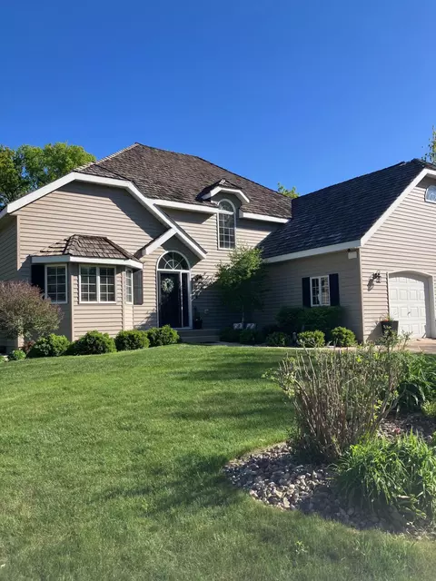 1203 Parkside Dr, Marshall, MN 56258