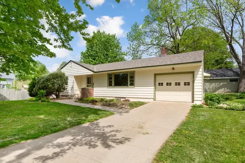 311 7th St E, Northfield, MN 55057 photo 2