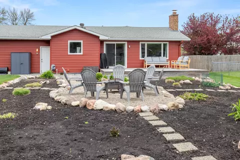 Exterior - 1437 E Gateway Cir S, Fargo, ND 58103 photo 4 of 4