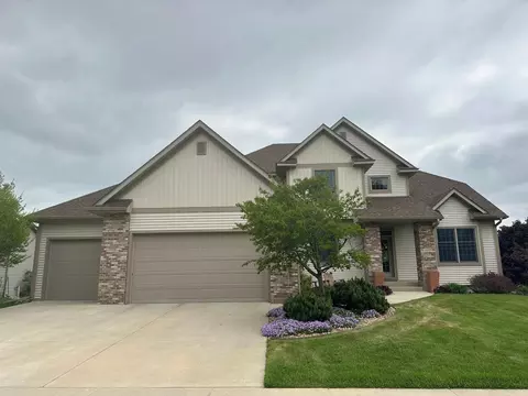 4852 Scenic View Dr SW, Rochester, MN 55902