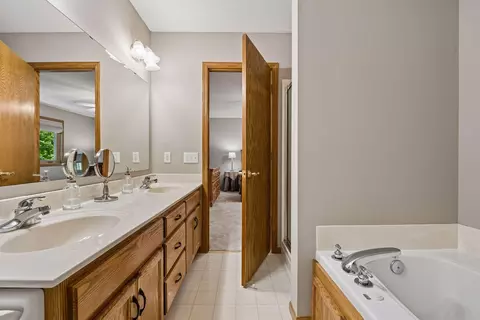 Bath - 15722 Crystal Path, Rosemount, MN 55068 photo 3 of 5