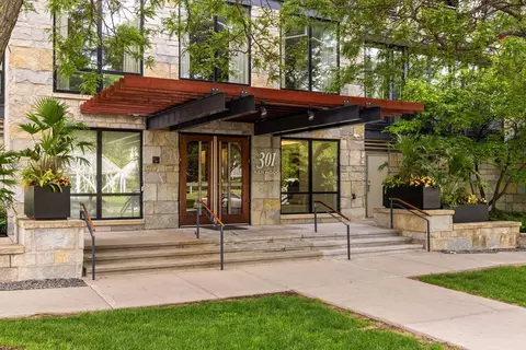301 Kenwood Pkwy #302, Minneapolis, MN 55403