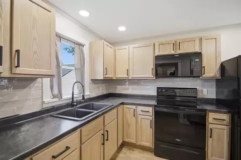 Kitchen - 605 9th Ave SW, Austin, MN 55912 photo 1 of 2