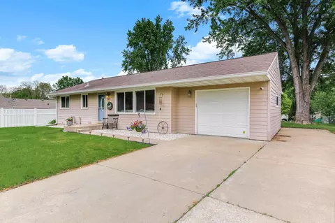1815 Walnut St, Hastings, MN 55033
