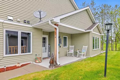 914 Cart Way Ln, Hinckley, MN 55037