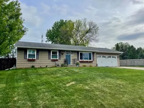 1392 Amaryllis Ln, Eagan, MN 55123