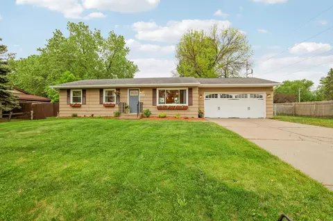 1392 Amaryllis Ln, Eagan, MN 55123