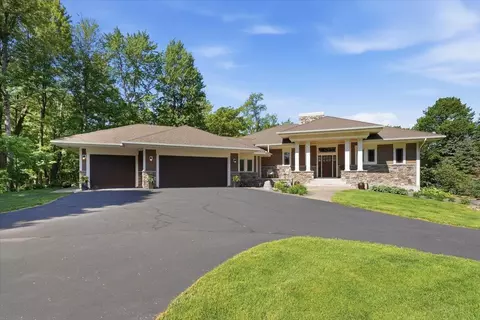 1415 Thelen Farm Trl, Houlton, WI 54082