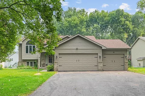 397 Viking Dr E, Little Canada, MN 55117