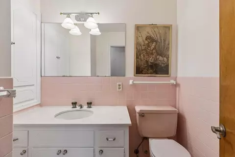 Bath - 807 5th St E, Northfield, MN 55057 photo 1 of 4