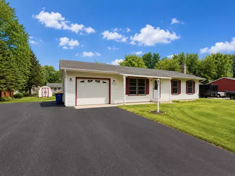 6286 Fairfax Trl, Warsaw, MN 55087