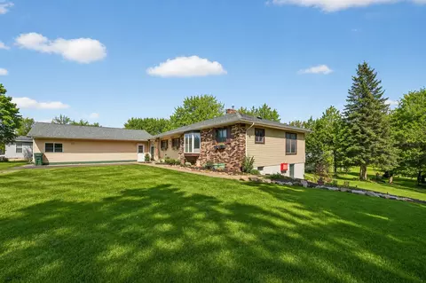 409 1st St SE, Hinckley, MN 55037