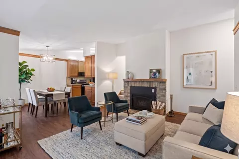 14748 Oak Run Ln, Burnsville, MN 55306