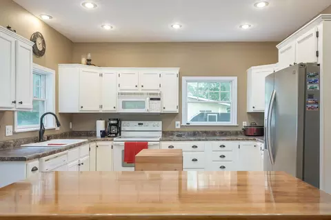 Kitchen - 5510 Bryant St, Maple Plain, MN 55359 photo 2 of 7