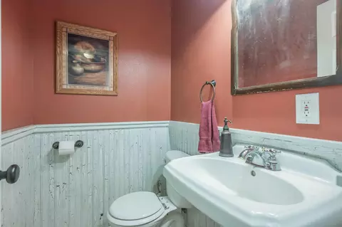 Bath - 5510 Bryant St, Maple Plain, MN 55359 photo 4 of 5
