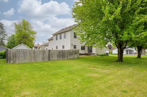 Exterior - 5510 Bryant St, Maple Plain, MN 55359 photo 2 of 8