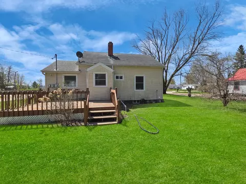 Exterior - 350 River Ave, Middle River, MN 56737 photo 5 of 6