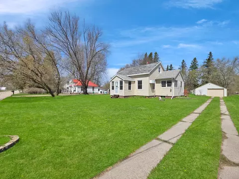 Exterior - 350 River Ave, Middle River, MN 56737 photo 2 of 6