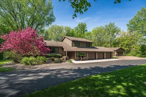 10665 Akron Ave, Inver Grove Heights, MN 55077