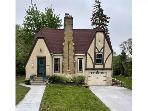 798 Pascal St N, Saint Paul, MN 55104