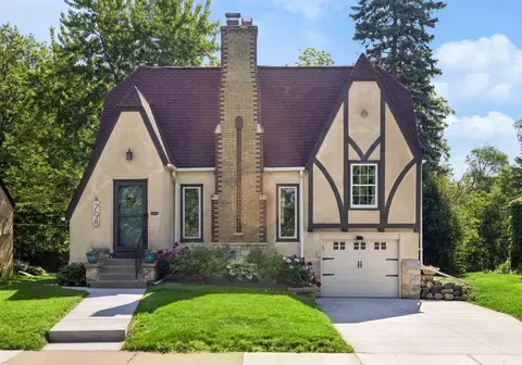 798 Pascal St N, Saint Paul, MN 55104
