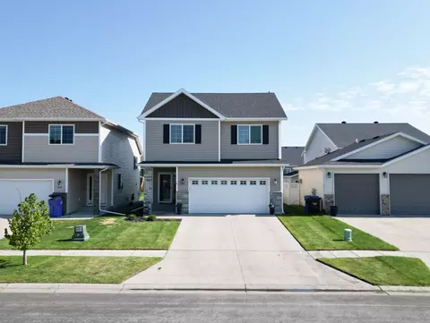 5817 57 Ave S, Fargo, ND 58104