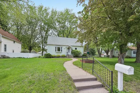 30690 N Lakes Trl, Lindstrom, MN 55045