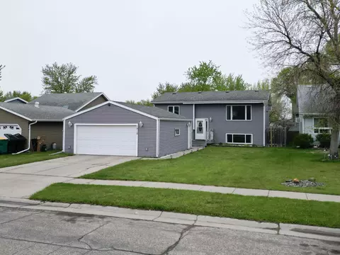 1918 5 Ave E, West Fargo, ND 58078