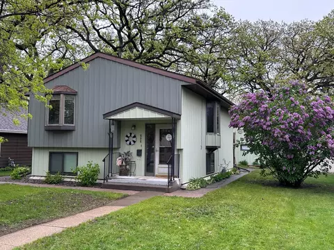 606 4th Ave NE, Saint Cloud, MN 56304